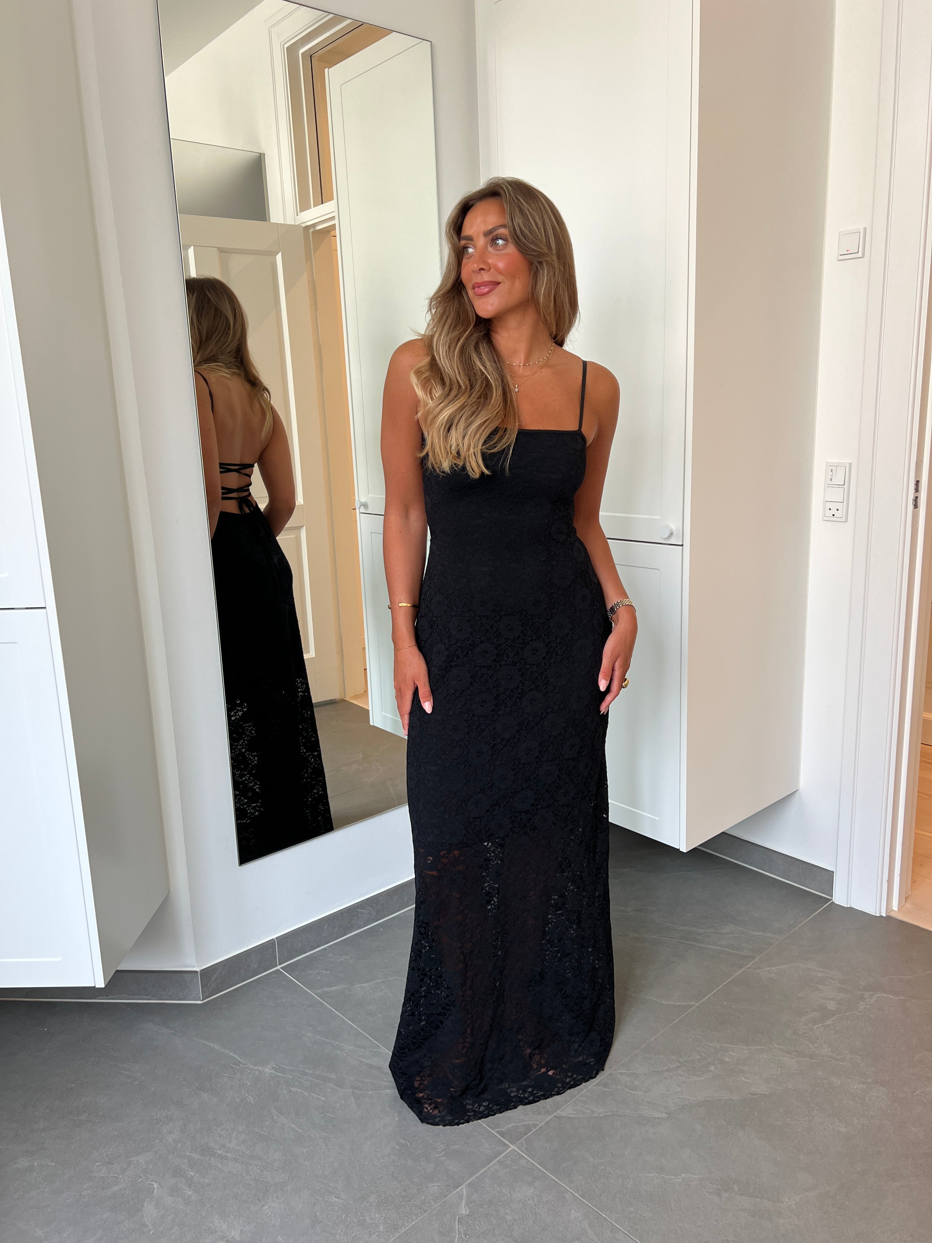Oura maxi lace dress Black